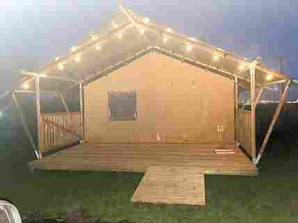Lupin safari tent outdoor space