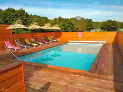 Outdoor heated pool (added by manager 07 Sep 2022)