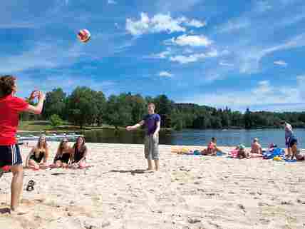 Beach volleyball (added by manager 02 Feb 2015)