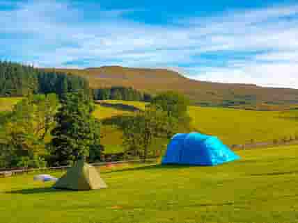 Visitor image of the campsite towards whernside