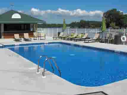 Pool and tiki bar (added by manager 25 Jan 2016)
