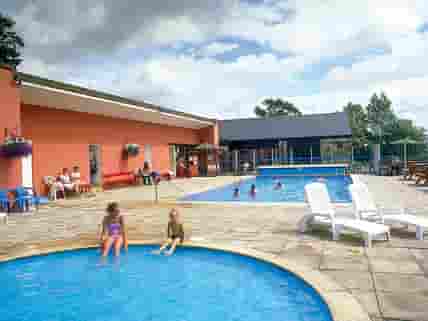 Outdoor swimming pool (added by manager 27 Jul 2009)