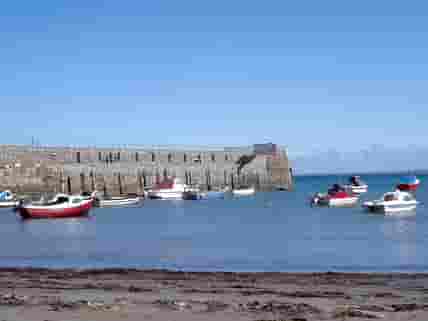 Trefor harbour (added by manager 13 Feb 2015)
