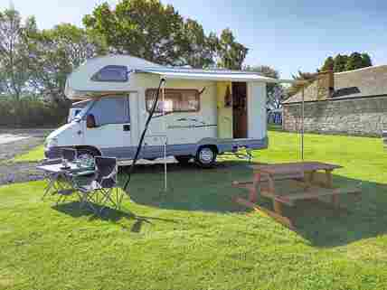 Fully serviced hardstanding and grass pitches