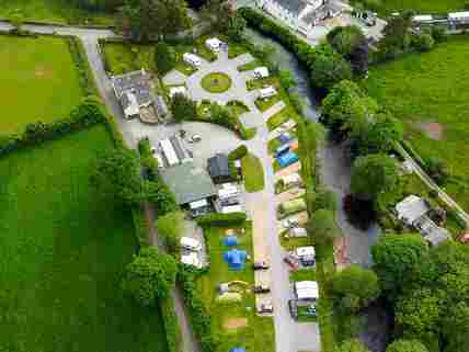 Campsites in lake district online with electric hook up