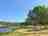 Càmping Lacus: Pitches right next to the lake's edge 