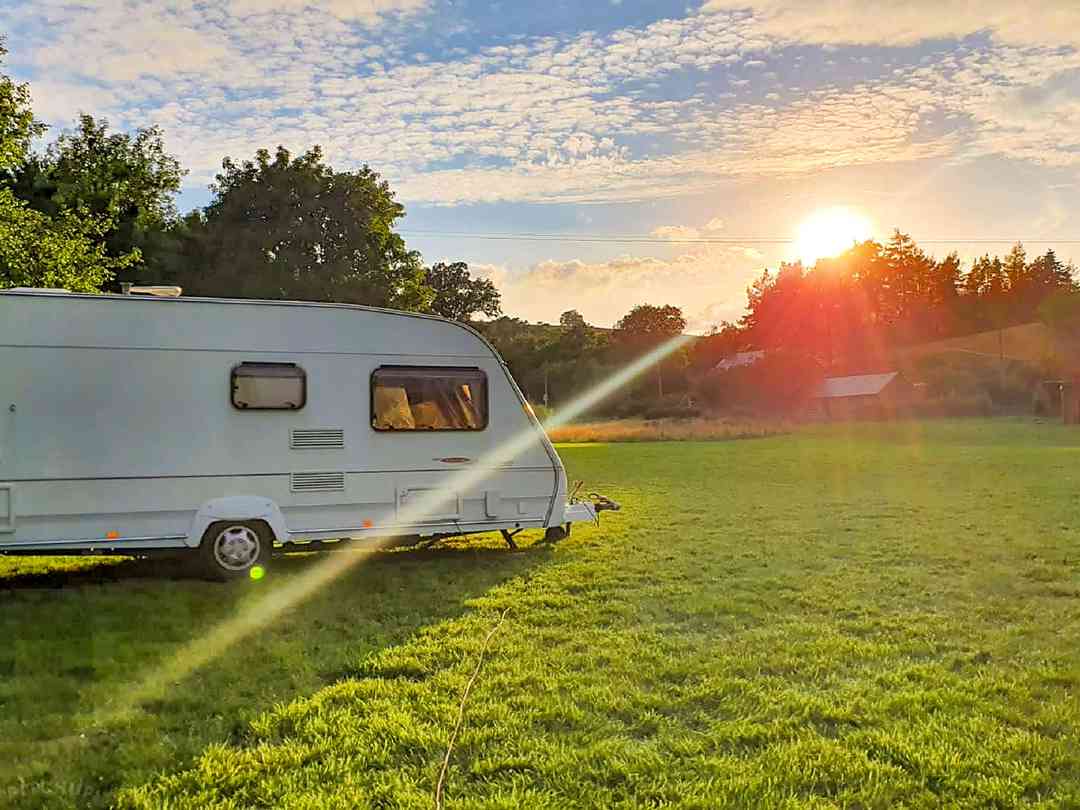 Runnis Meadow Camping: Sunset on site (photo added by manager on 16/09/2022)
