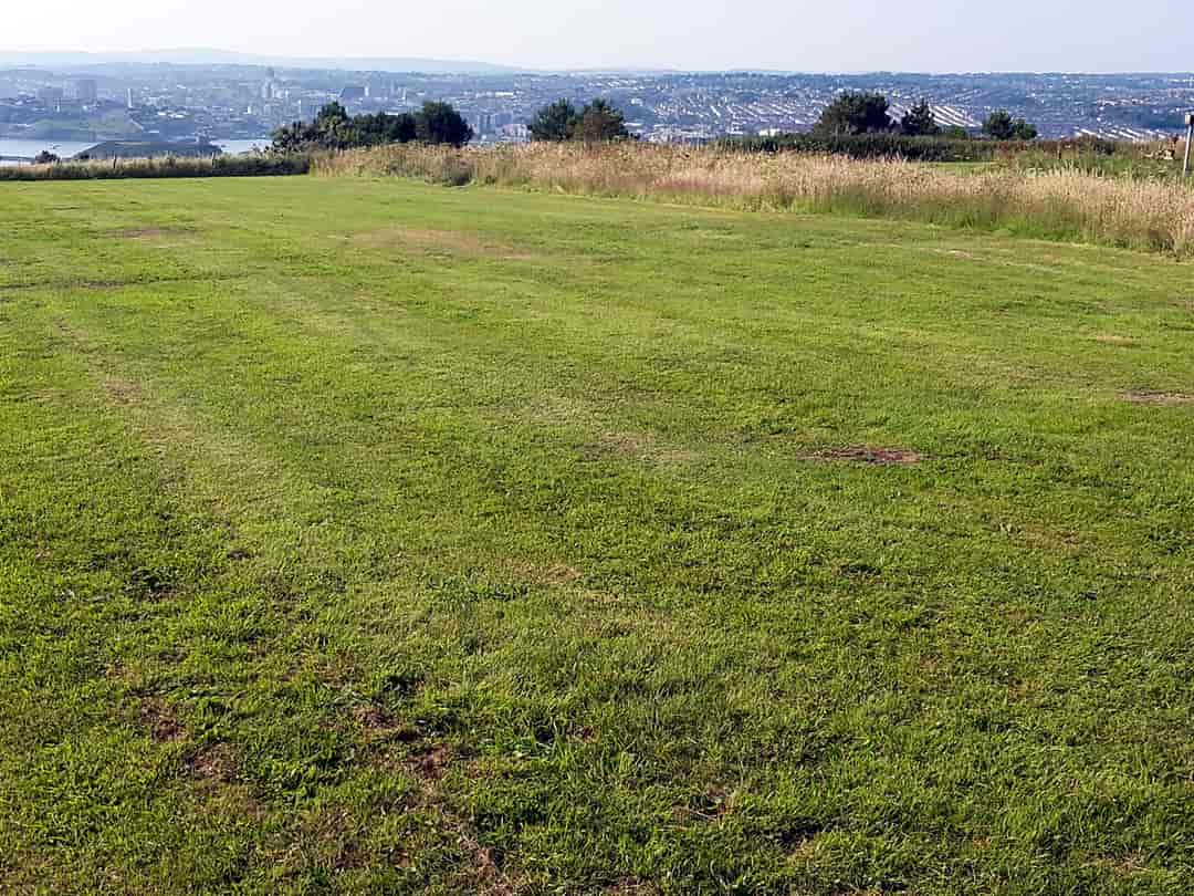 Drakes View: Non-electric grass pitch