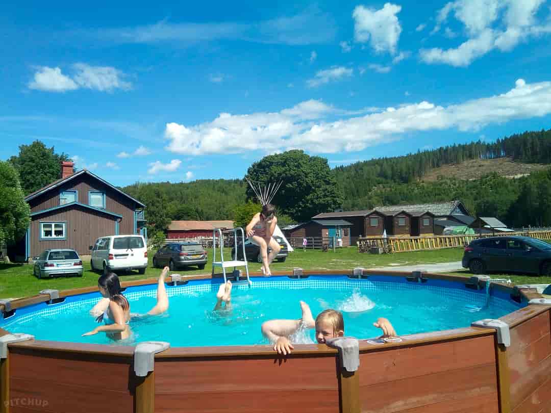 Sun Dance Ranch: Swimming pool