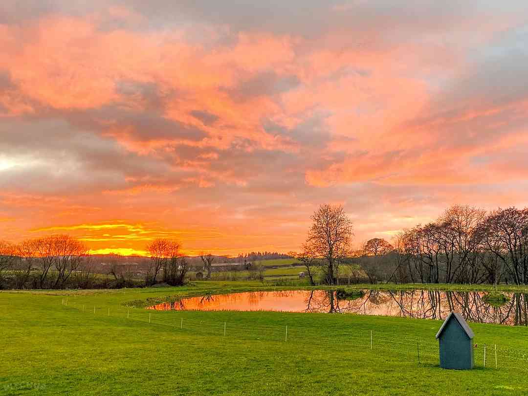 Spring Rock Holidays: Sunset on site (photo added by manager on 20/09/2022)
