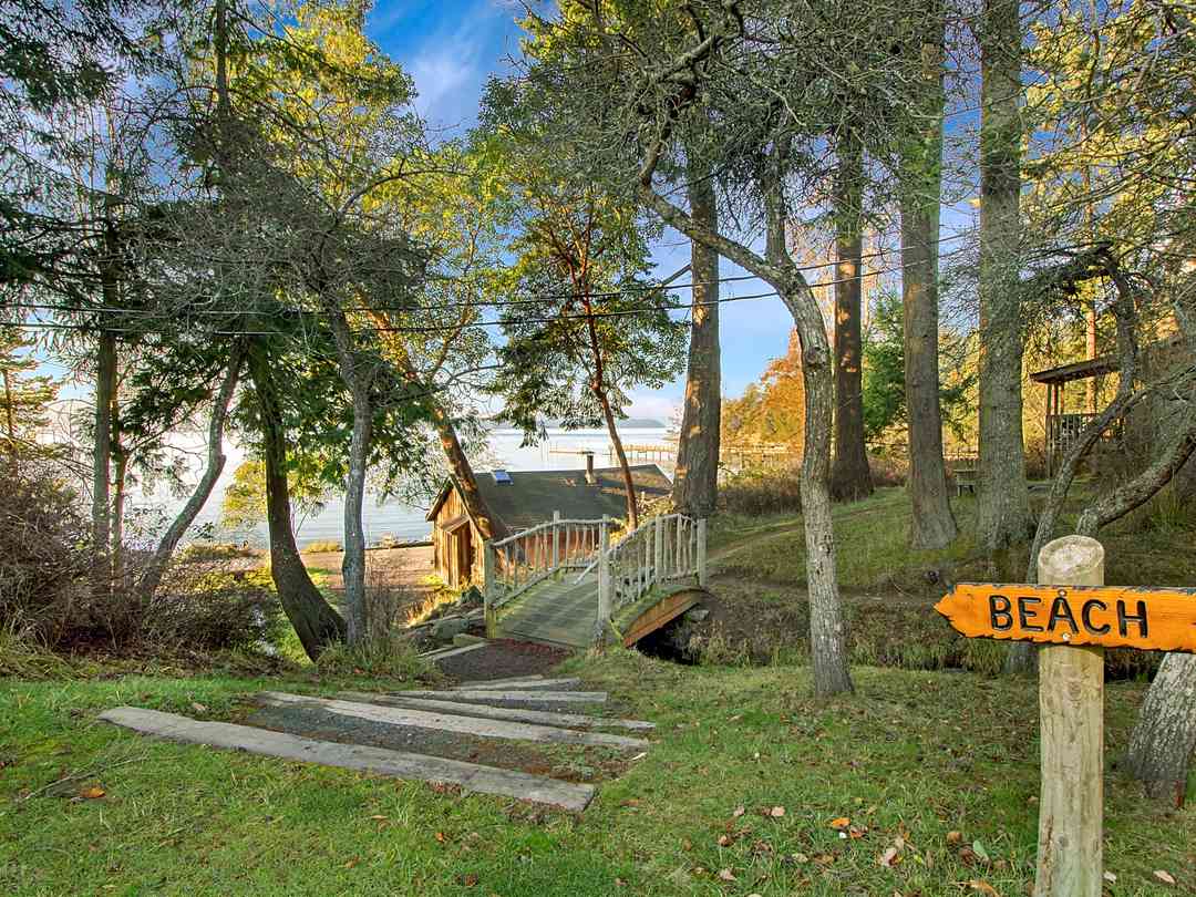 West Beach Resort: Around the site