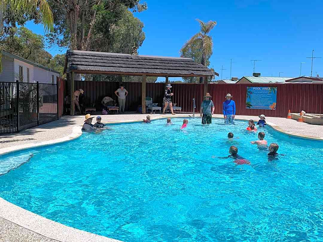 Mandurah Caravan and Tourist Park: Heated Swimming Pool and Water Slide