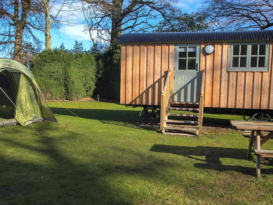 Blair Drummond Caravan Park: Pitch an additional tent for free