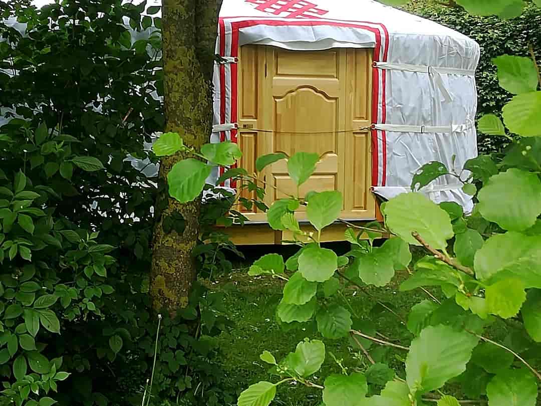 7 Valleys Glamping: Entrance to the red yurt