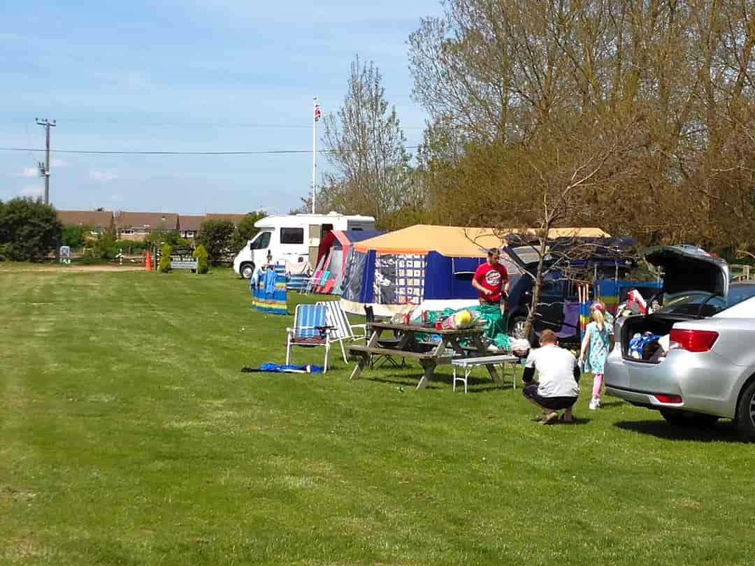 The Barn Caravan Park: Overview of the pitches