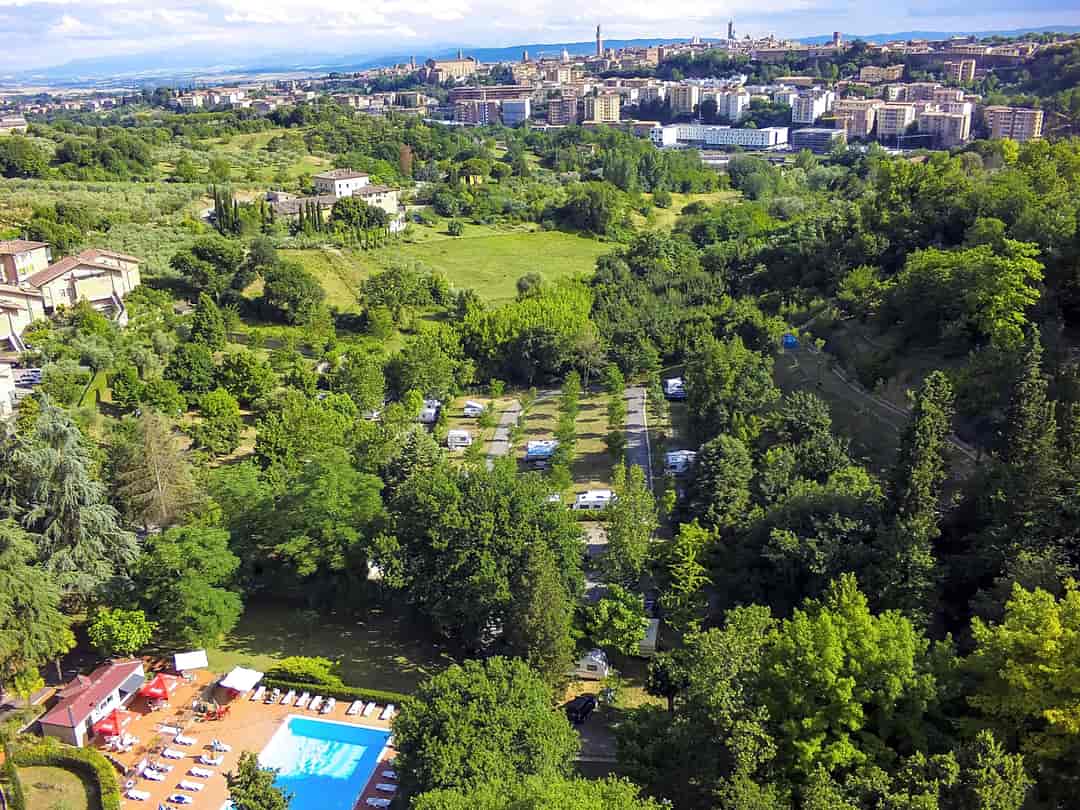 Camping Colleverde: Only a short drive away from the town center