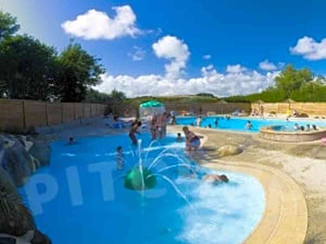 Camping De Treguer Plage Plonevez Porzay Pitchup