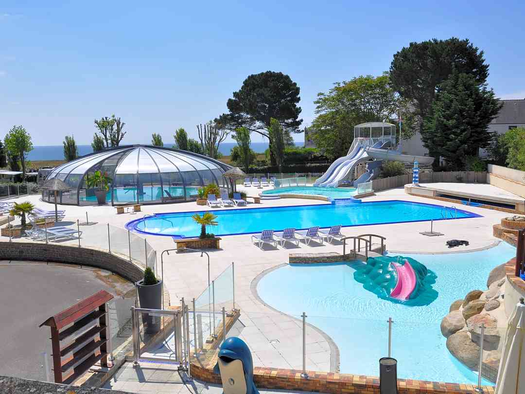 Camping Le Raguenes Plage: Heated indoor and outdoor swimming pools, paddling pools and waterslides
