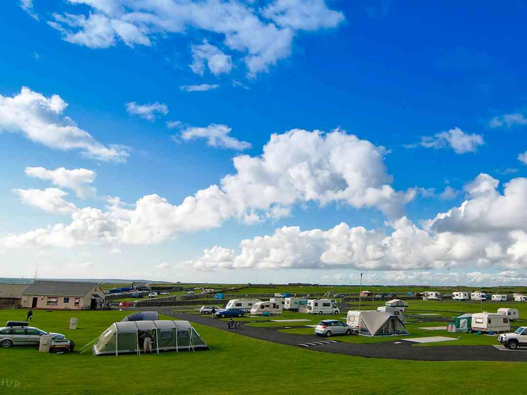 Find and book campsites in Kilkee, Co. Campsites and Holiday Parks in Kilkee Fully-serviced 0 sandy beaches In Miltown Malbay, utes drive from the famed Cliffs of Moher Electric hook-up, fresh and black water facilities and secure gates Located 4 miles from Wild Atlantic Way and Spanish Point Beach Best Campsites in Kilkee, Co. Clare 2020 from 12.91 - Book