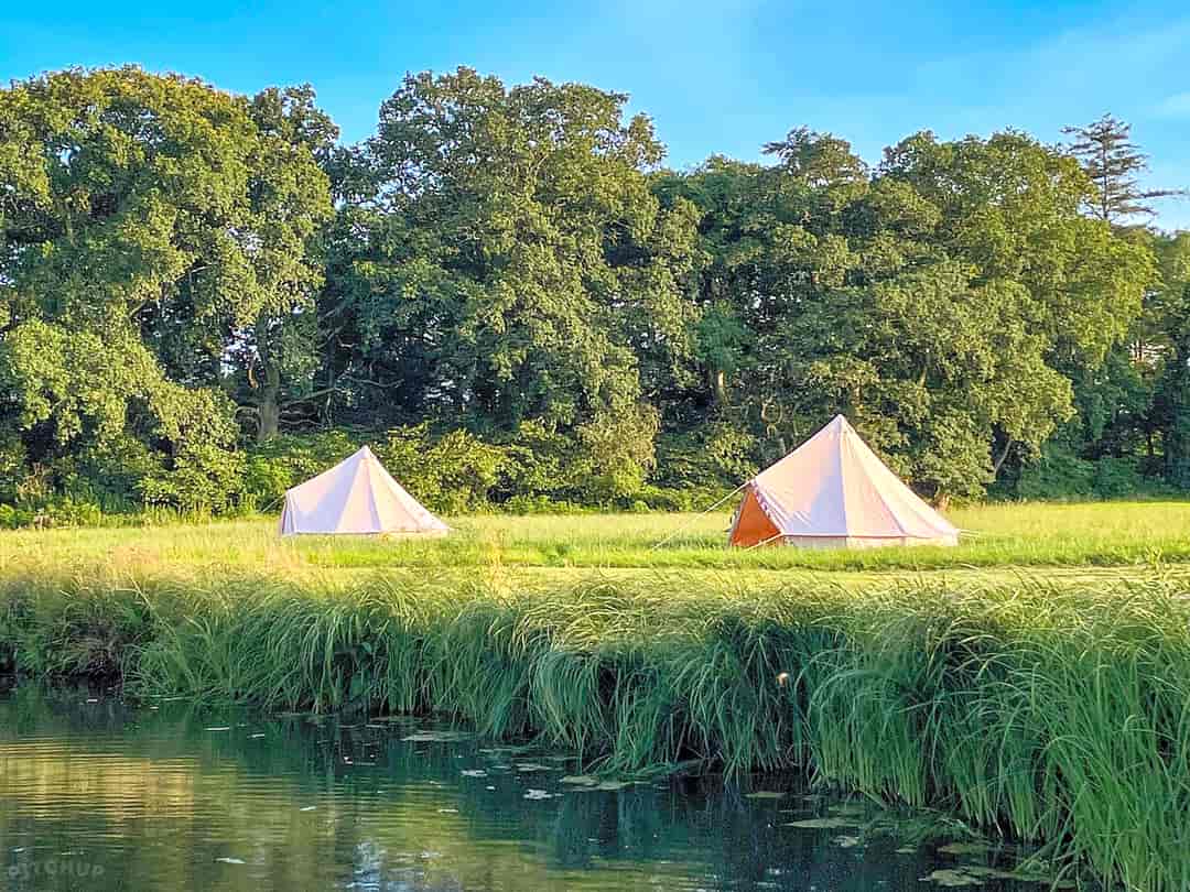 Misty Meadows: Bell tent