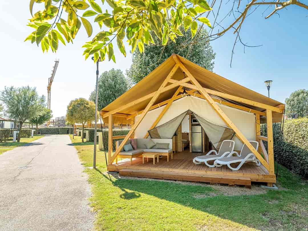 Camping Marelago: One of the safari tents