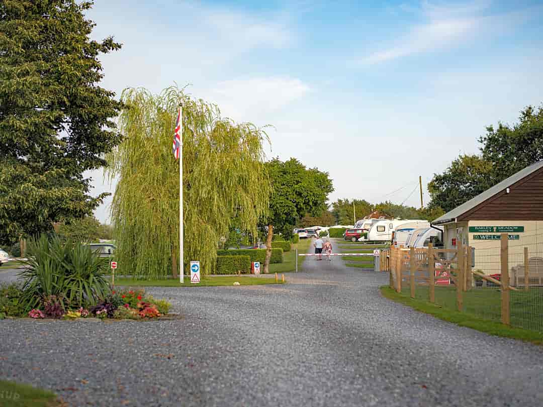 Barley Meadow Touring Park: Reception
