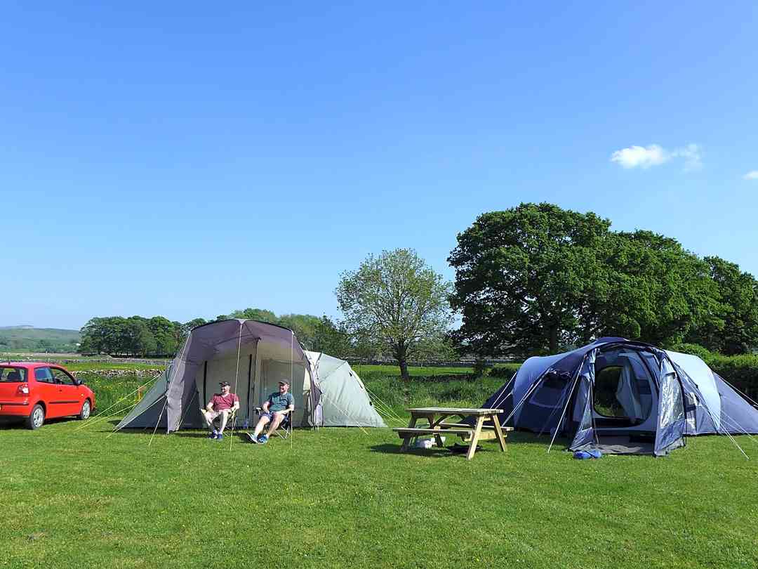 Orcaber Caravan and Camping Site: Lots of space for small and large tents (photo added by manager on 05/06/2017)