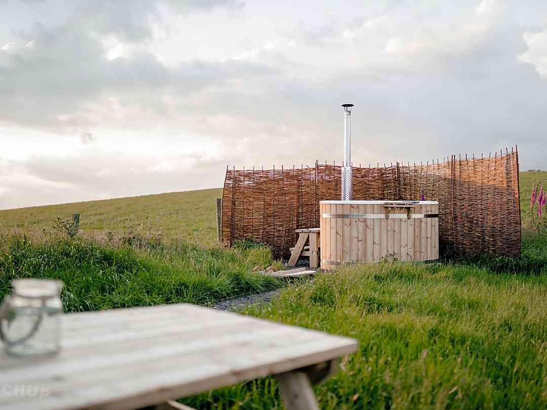 Under the Oak Glamping: Y Ddraenen Wen (photo added by manager on 26/06/2019)