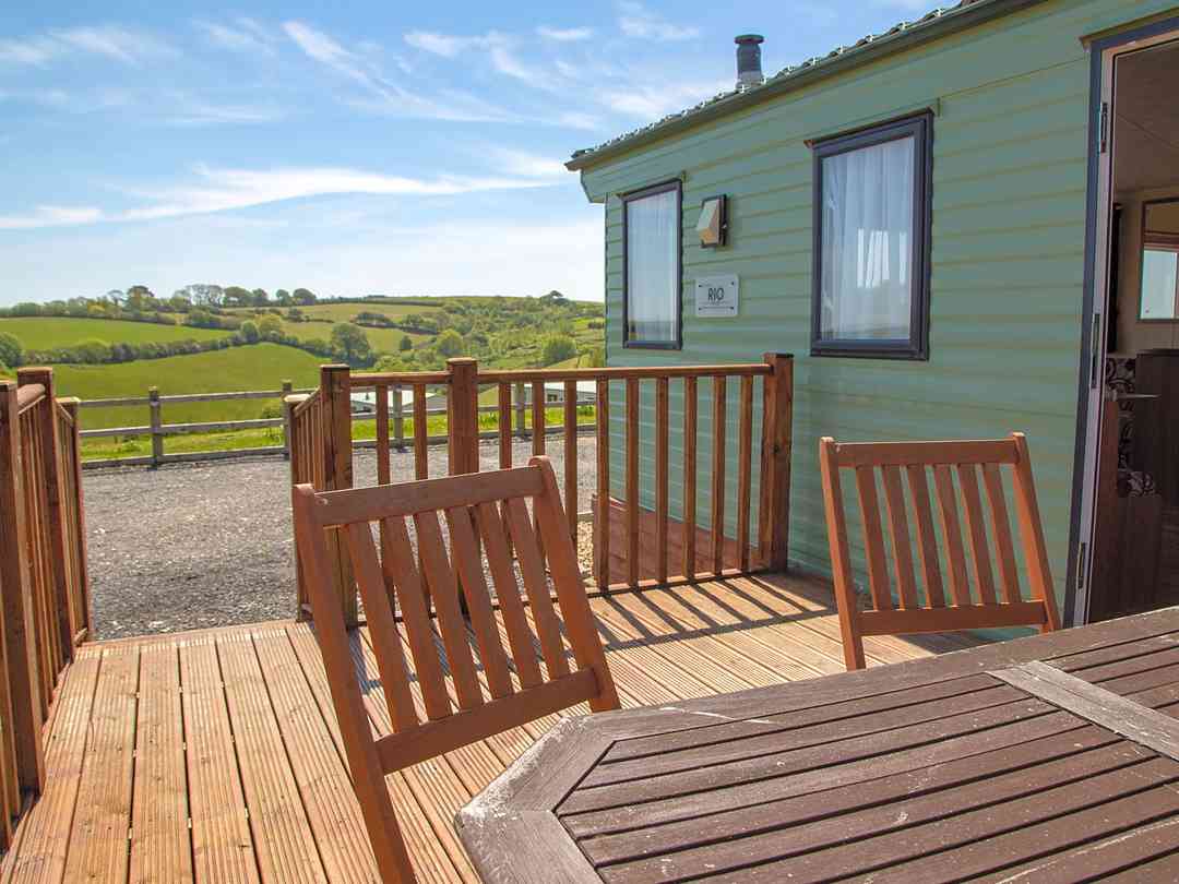 The Oaks Holiday Park: Willow exterior