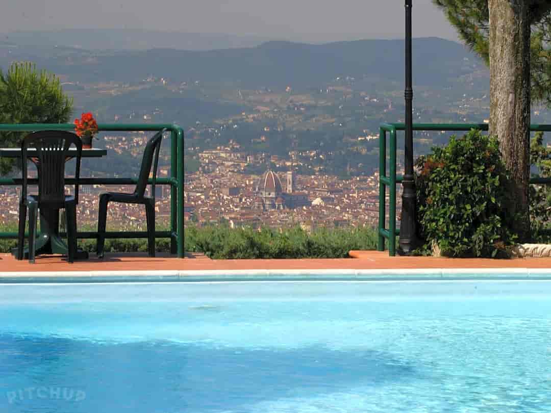 Camping Village Panoramico: Smashing views from the outdoor pool