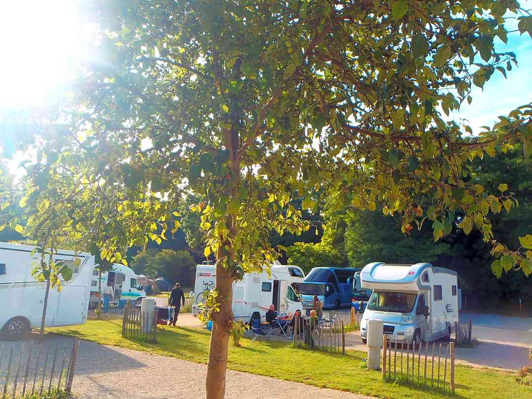 Find The Best Touring Caravan Sites In Paris Pitchup