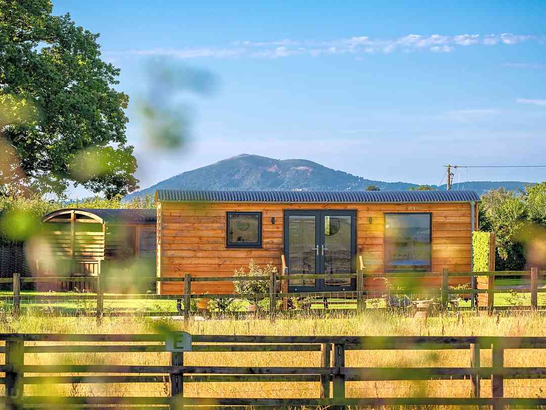 Ockeridge Rural Retreats: Abberley shepherd's hut (photo added by manager on 31/08/2023)
