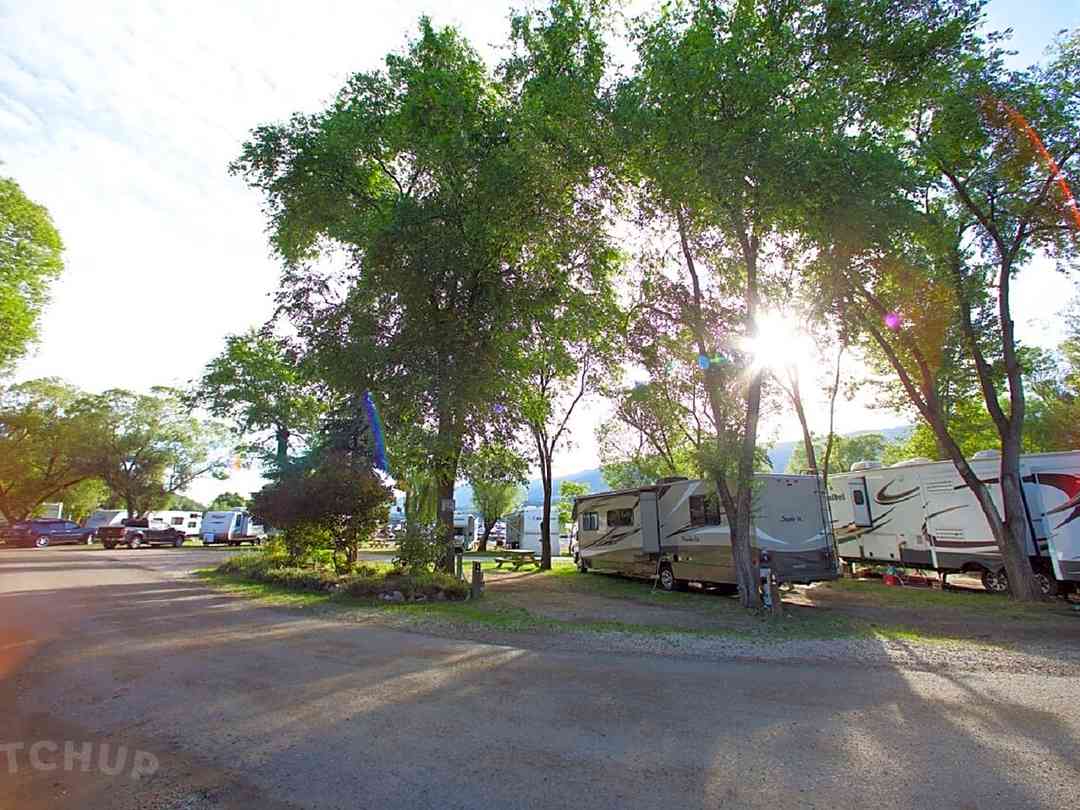 Wood Lake Rv Park And Marina Lake Country Pitchup
