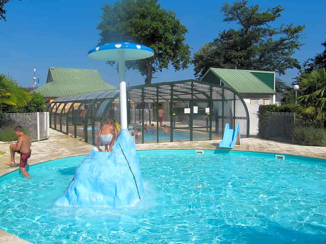 Camping de la Forêt: The heated swimming pool