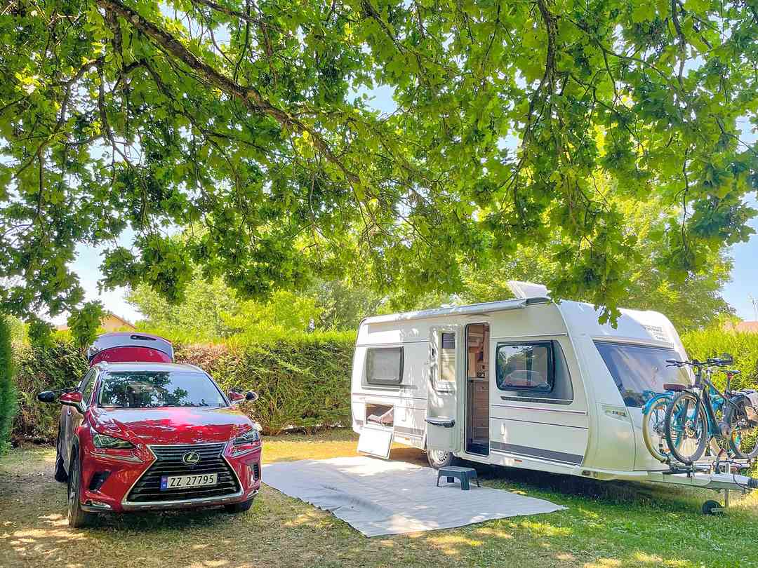 Camping de l'Abbatiale: Pitch