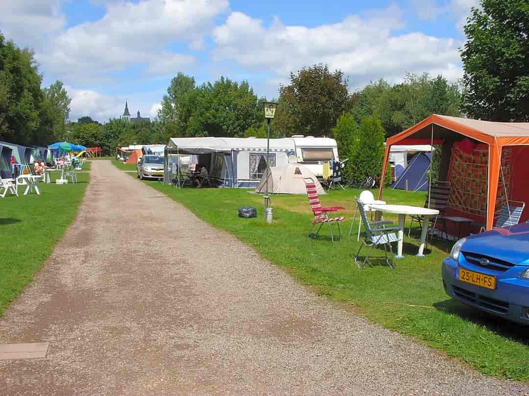 Camping Bleialf: Road through the site
