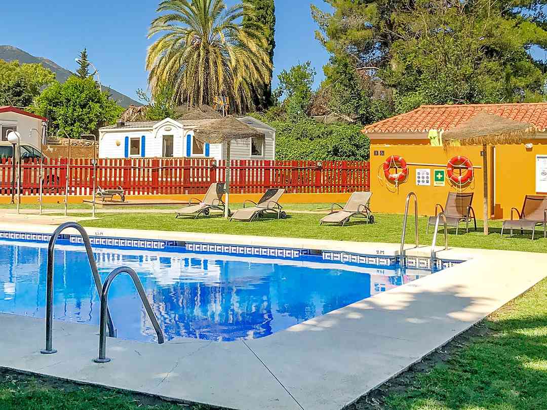 Málaga Monte Parc: Pool area (photo added by manager)