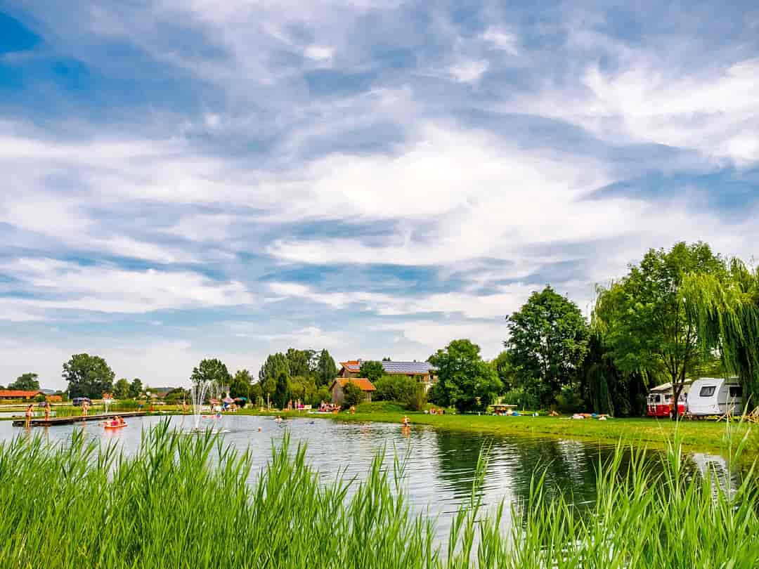 Vital CAMP Bayerbach: Natural swimming lake