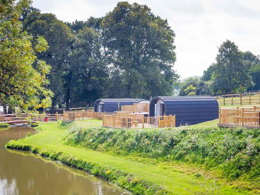 Ragdale Glamping: Pods over looking the wildflower bank and water