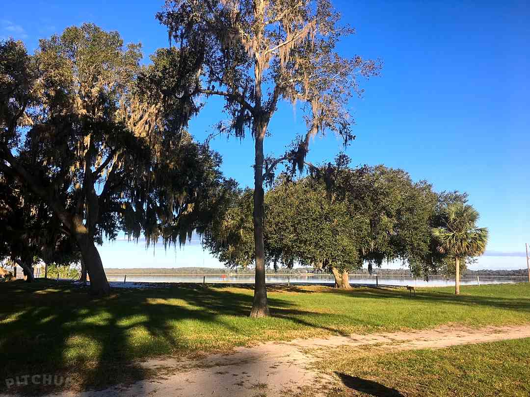 Lake Bryant Resort Ocklawaha Pitchup