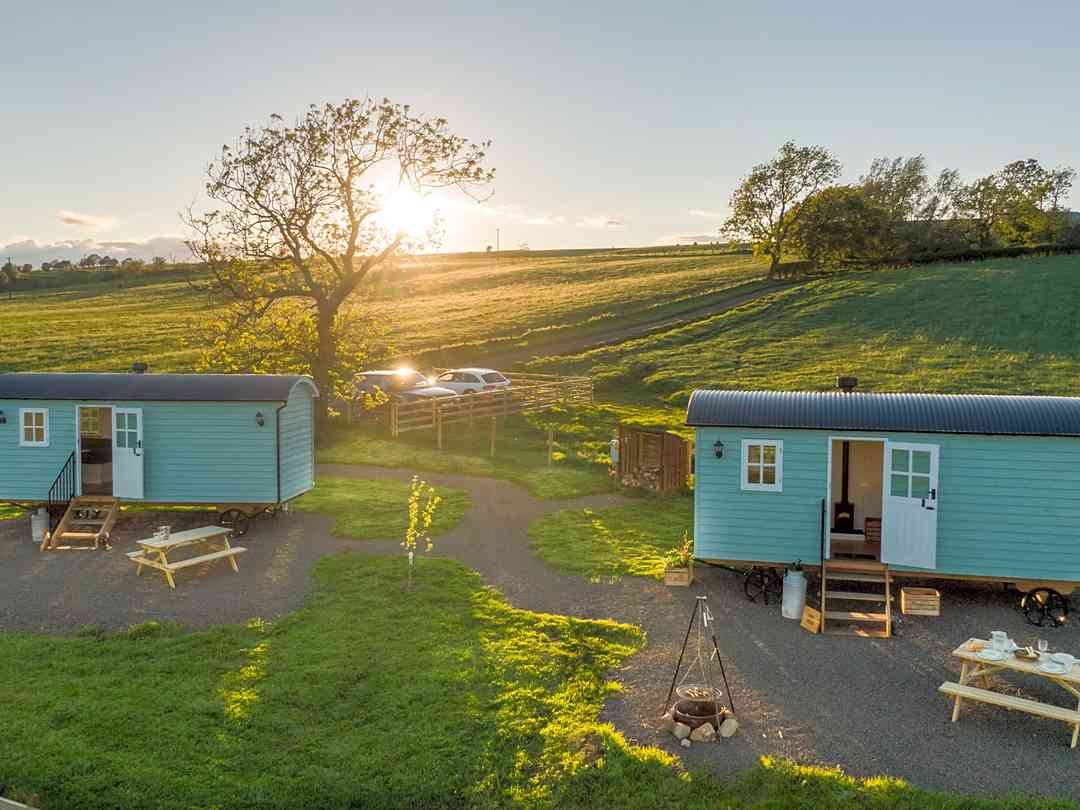 Craigduckie Shepherds Huts: Lamb Lookout & Ewe View