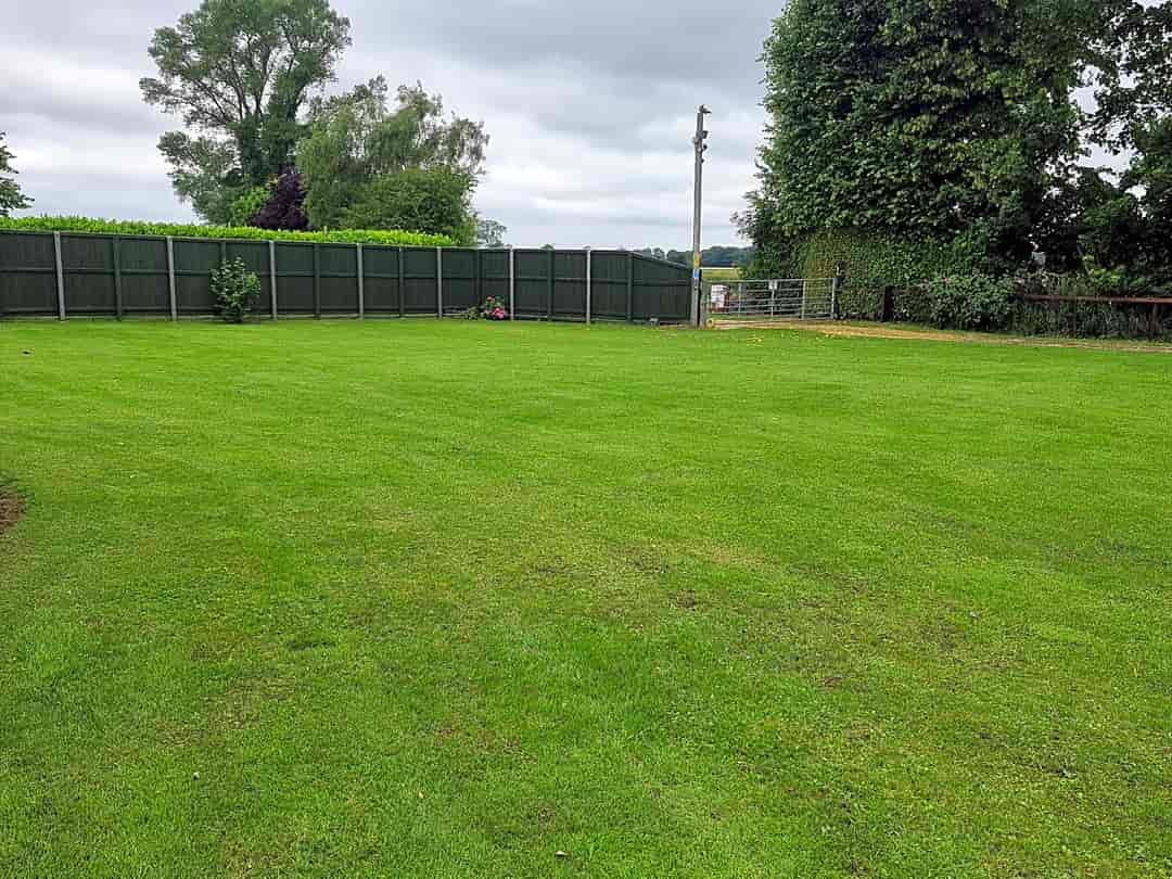 Tydd Gote Caravan Site: Grass pitches