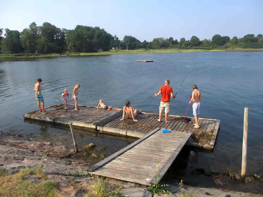 Camping Mønbroen: Swimming from the old pier
