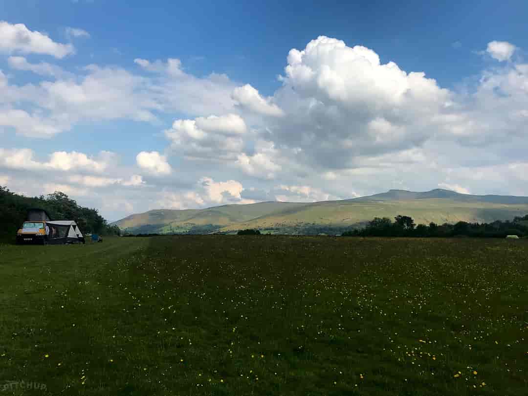Pwllyn Farm Camping: Secluded, panoramic views