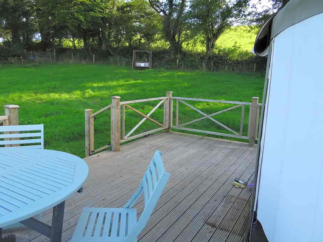 Allercombe Farm Glamping: Looking towards the swing seat