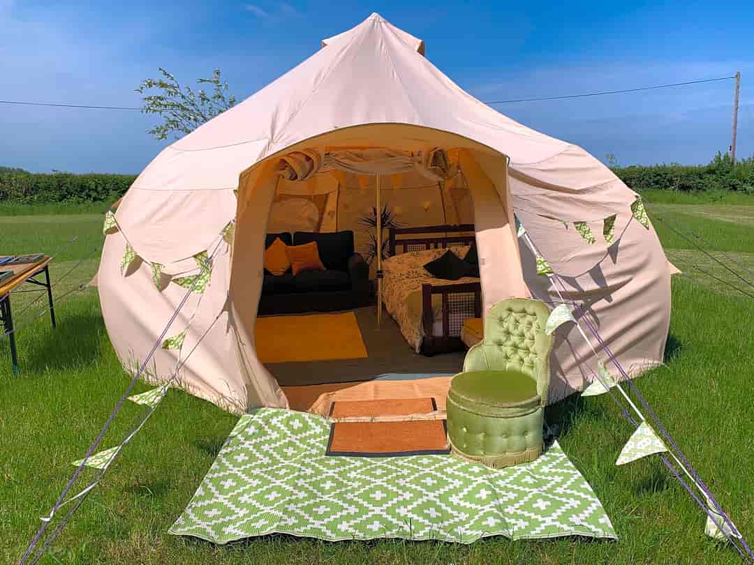 Ashcroft Glamping: Crab Apple Luna Bell Tent
