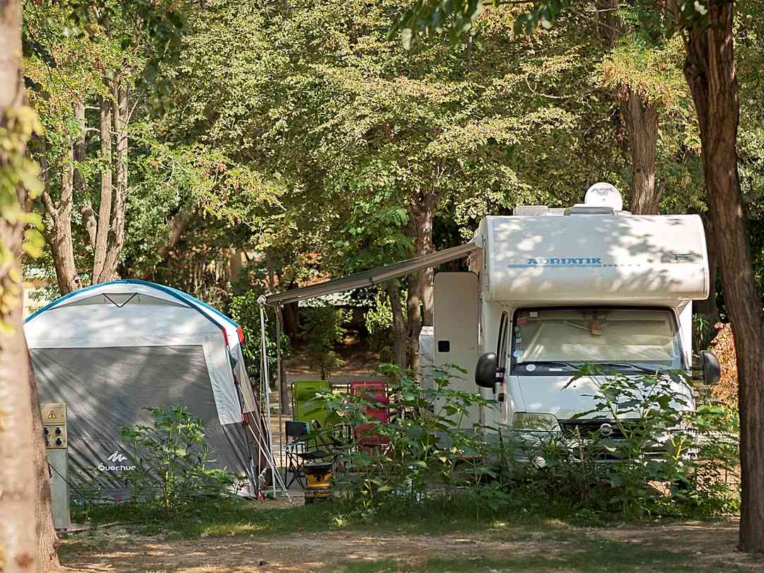 Trouvez Des Sites De Camping Abordables Pour Tentes Le Barcares Pyrenees Orientales Pitchup