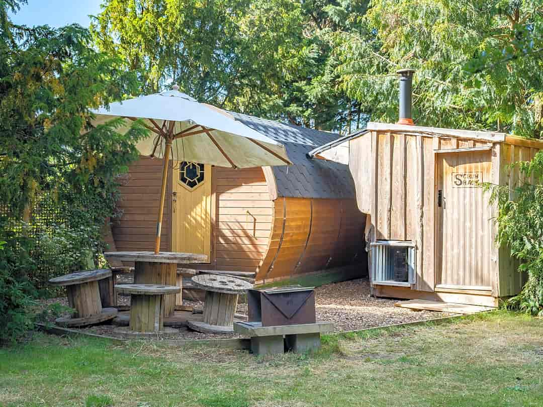 Lahtlewood Glamping: The Yellow Peewit pod sleeps 4 adults and 2 children It has a private Scrub Shack too.