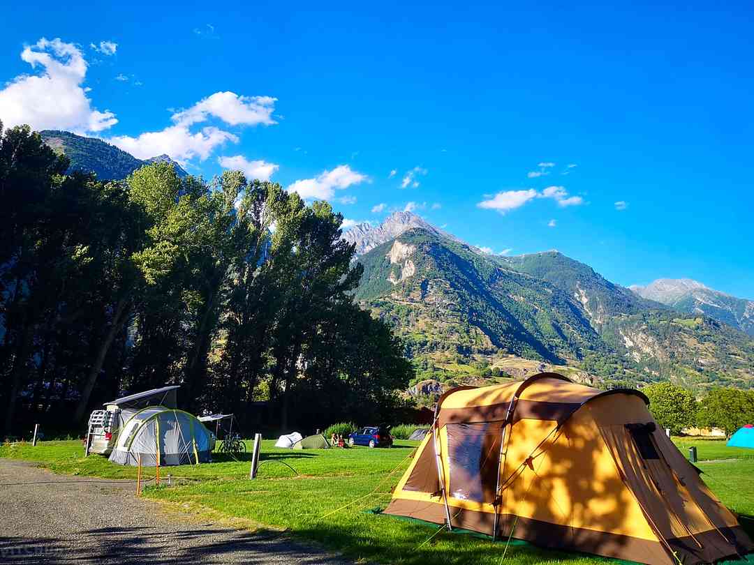 Camping La Moubra Crans Montana Pitchup