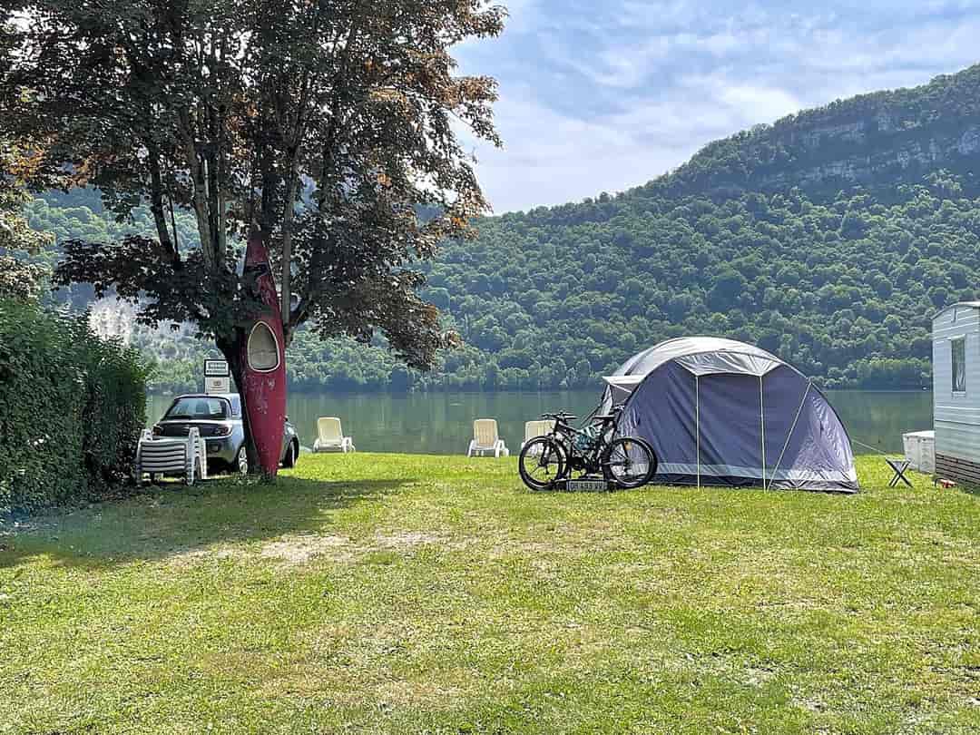 Camping Sous Le Moulin: Pitches